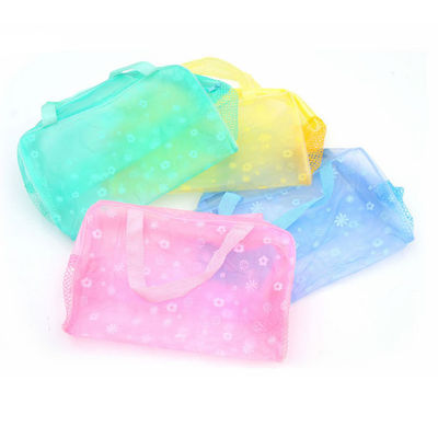 جودة  OEM Foldable PVC Cosmetic And Toiletry Bags Portable Makeup Bag With Zipper مصنع