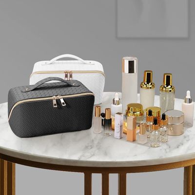 حقائب مستحضرات التجميل ذات سعة كبيرة مع مقصورات للسيدات